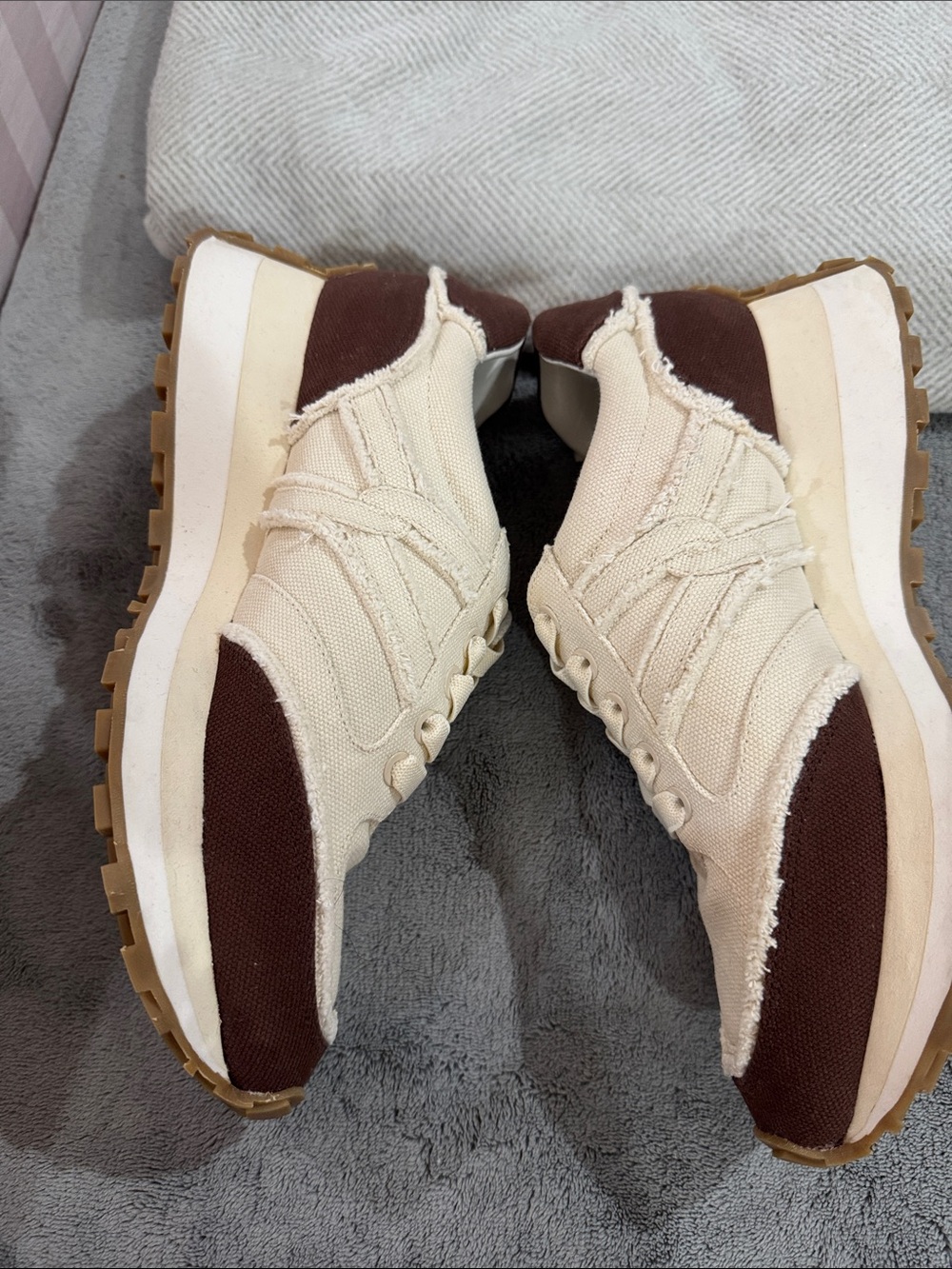 NWT Veronica Beard Valentina Size 8.5 Chocolate & Parchment Canvas Sneaker - Picture 15 of 16